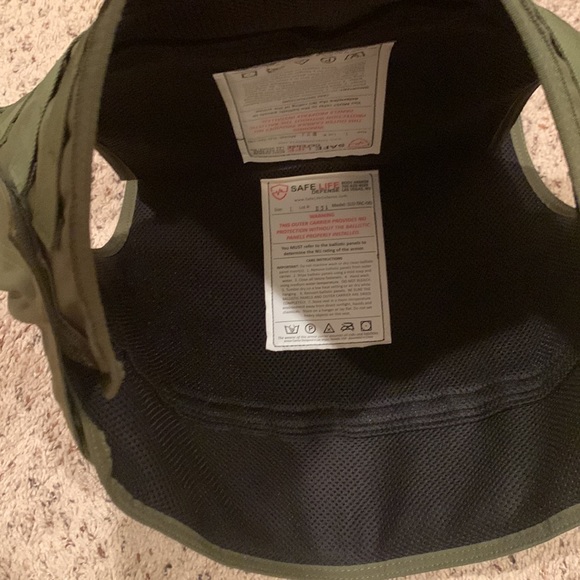 Tactical Carrier / Hunting Protective Gear Vest - Picture 9 of 12